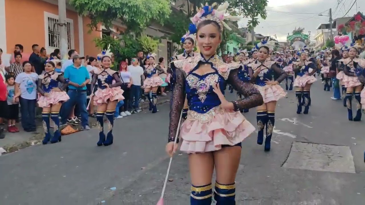 LINDAS REINAS CACHIPORRISTAS SE ROBAN LAS MIRADAS EN COJUTEPEQUE EL SALVADOR