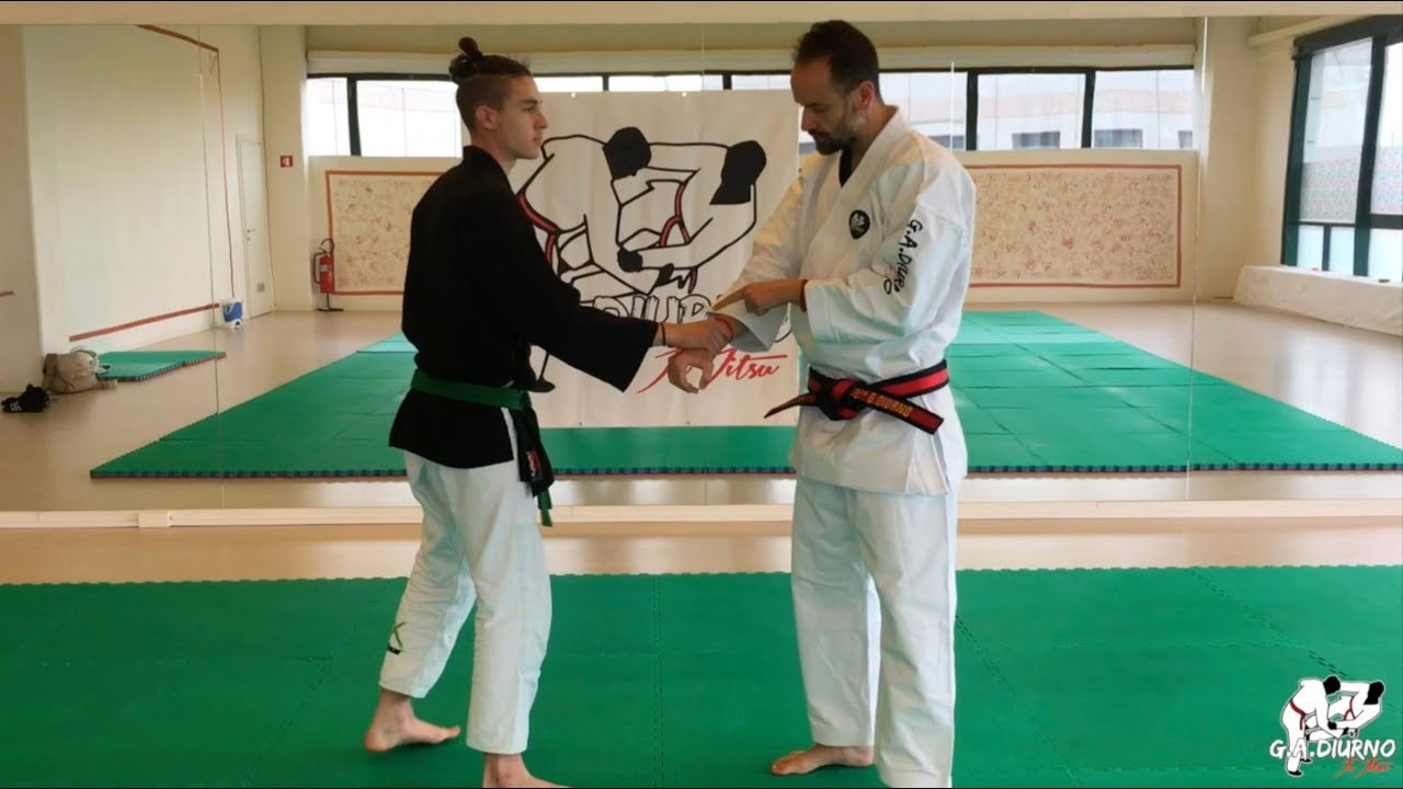 Tutorial - Tecnica di Ju Jitsu “Difesa Personale con Leva Articolare” - Maestro Giuseppe Diurno