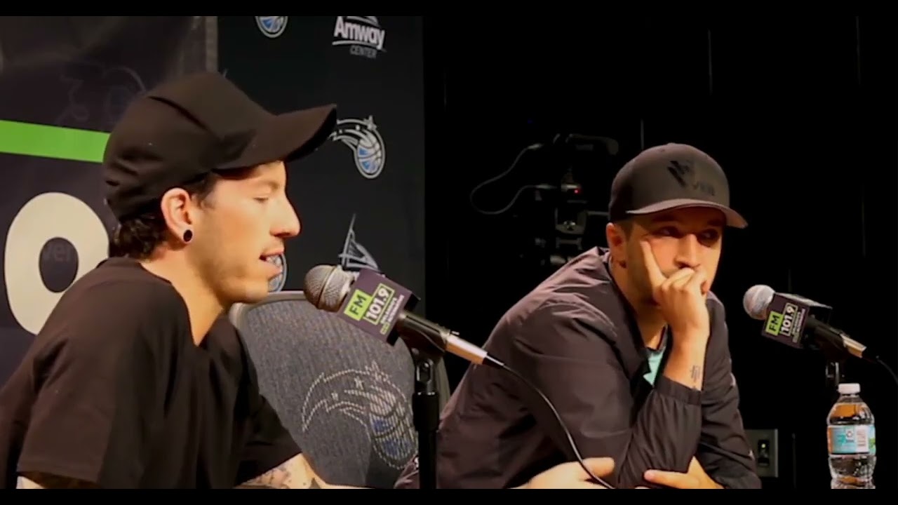 Tyler Joseph being mean 😆❤️ @twentyonepilots #tylerjoseph #joshdun 