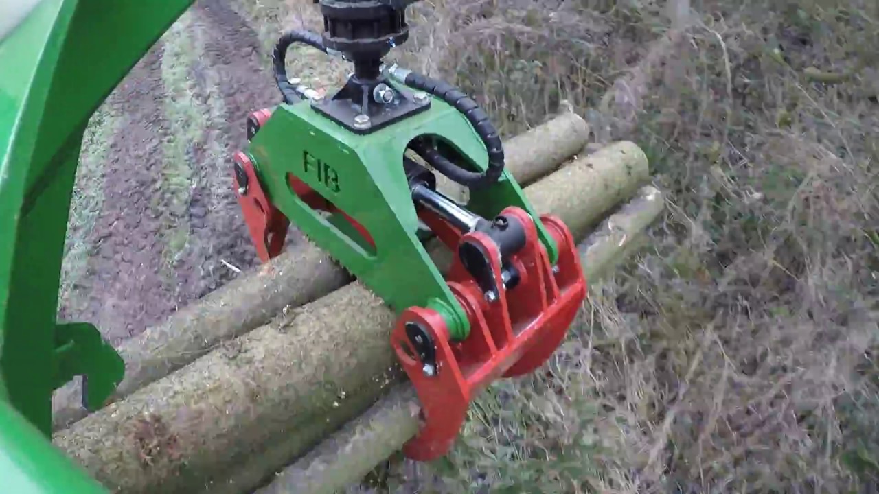 Eigenbau Frontlader Rückezange im Einsatz