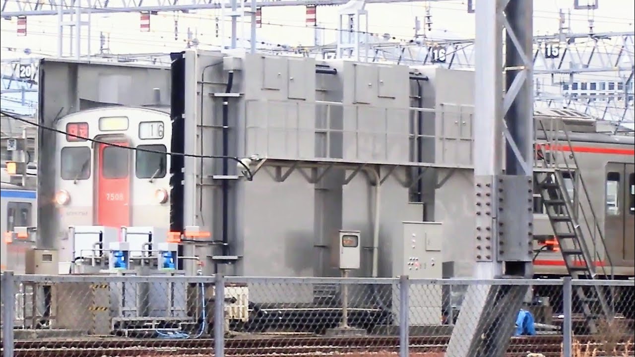【貴重】洗車機を通過する相鉄7000系7707F (現行洗車機使用開始頃)