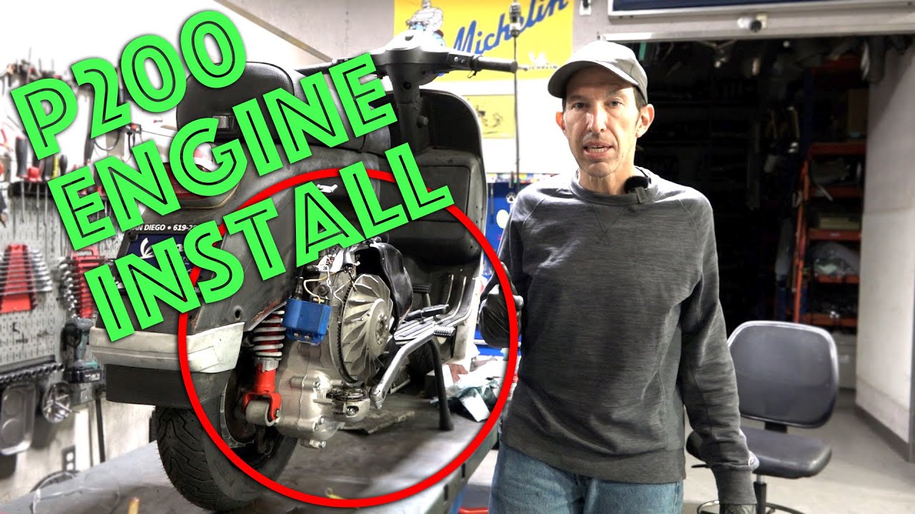 Установка двигателя Vespa P200 после ремонта