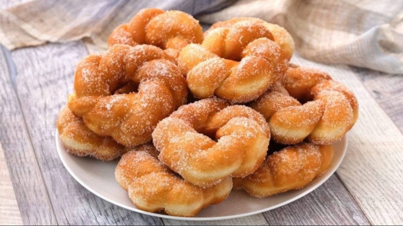 СДЕЛАЙТЕ ВАШ КОФЕ ВКУСНЕЕ С ЭТИМИ ПОНЧИКАМИ, ПРОСТЫМ И ЭКОНОМИЧНЫМ РЕЦЕПТОМ.