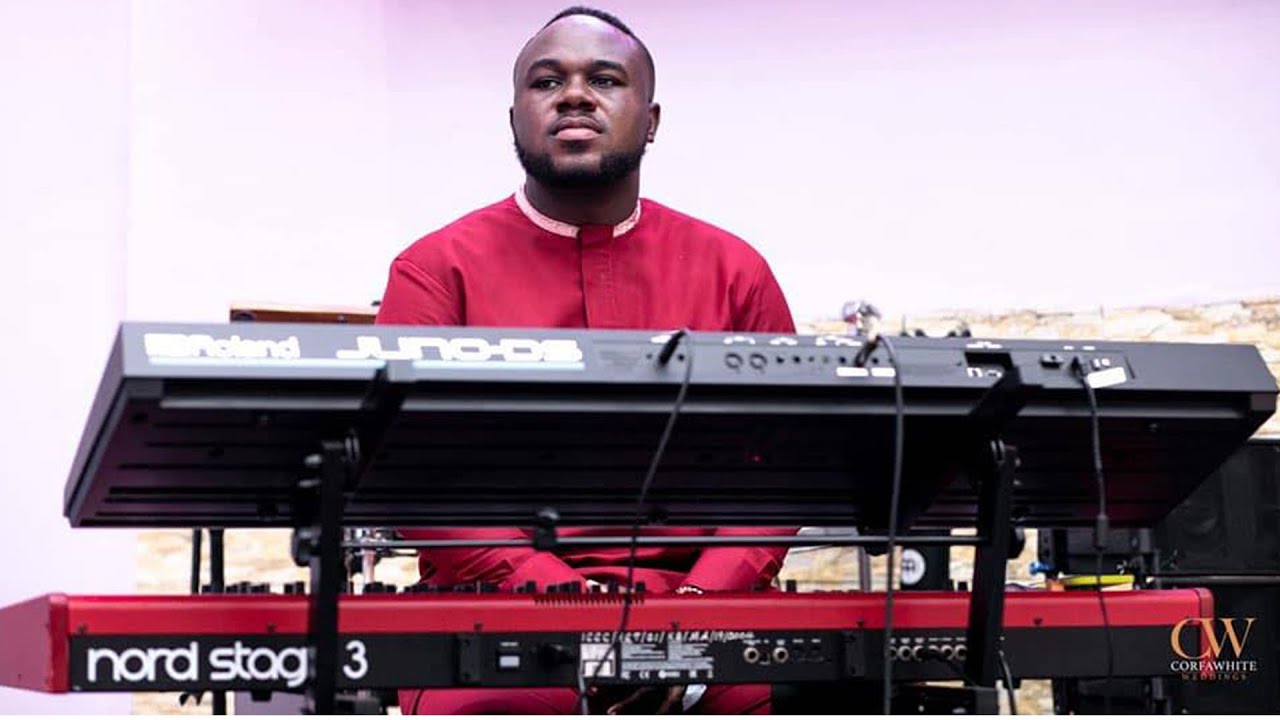 James Mireku At it Agian🔥🙌🏾. He’s got some lovely skills on the keyboard