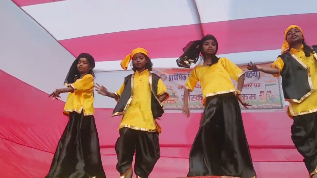 Mere Desh Ki Dharti Sona ugale ugale Hira Moti 