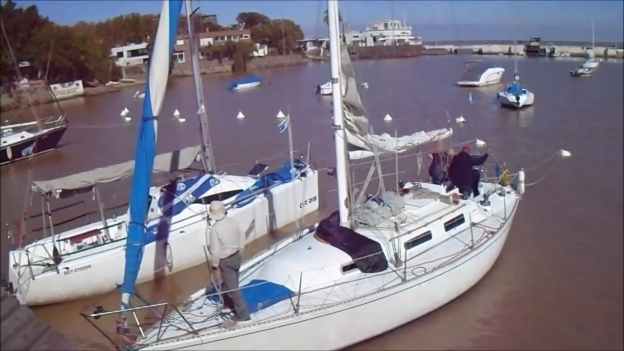 Navegando desde Buenos Aires hacia Colonia del Sacramento Uruguay