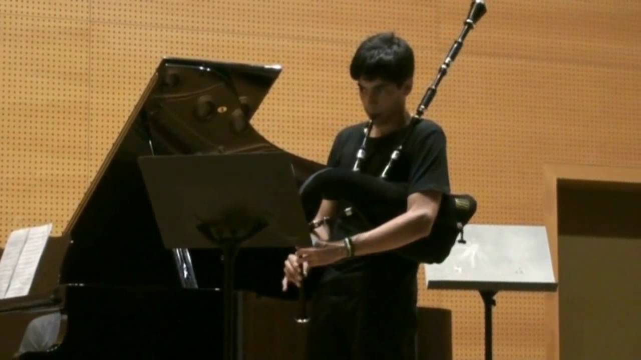 Cabo Home no solpor - Gaita e piano