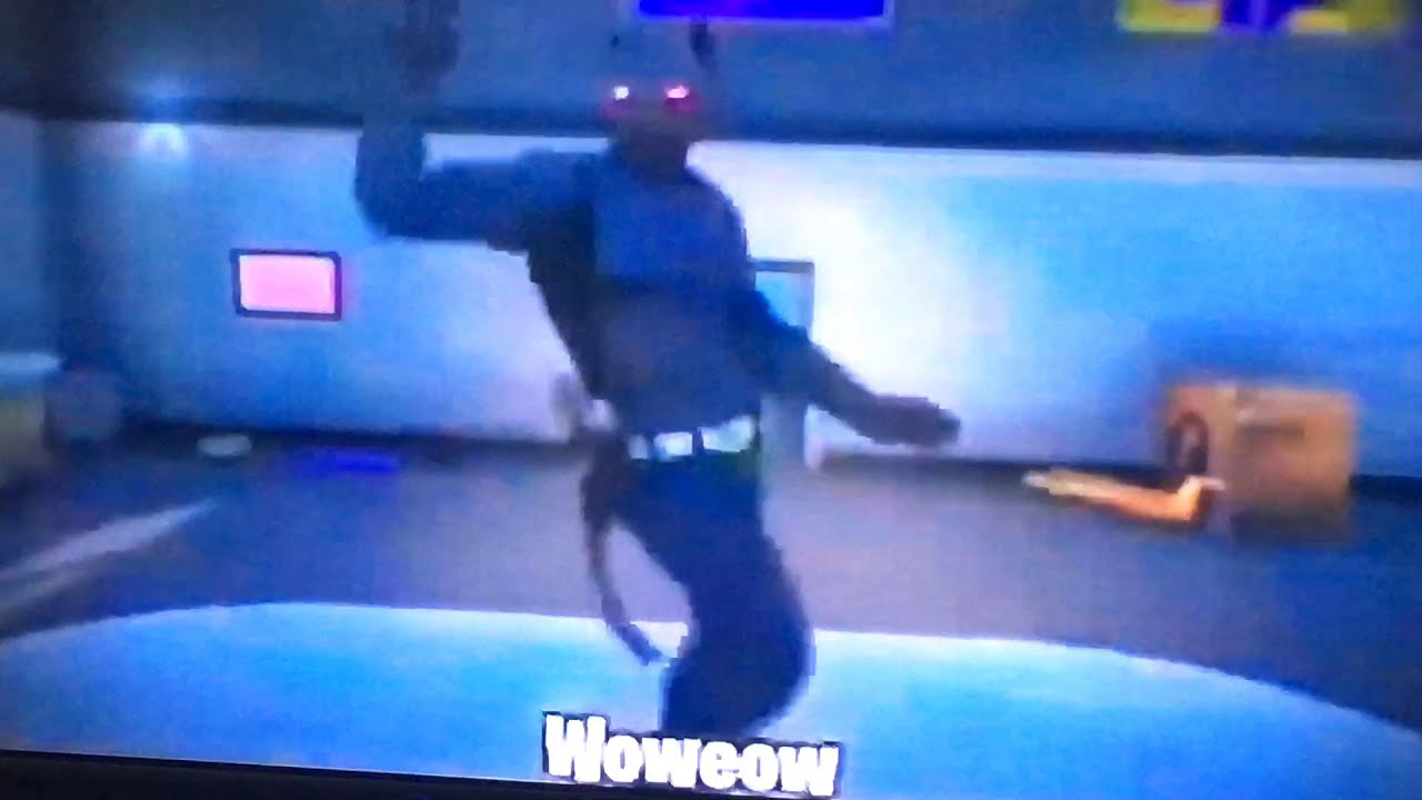 Fortnite rap battle: Meowscles vs. Skye