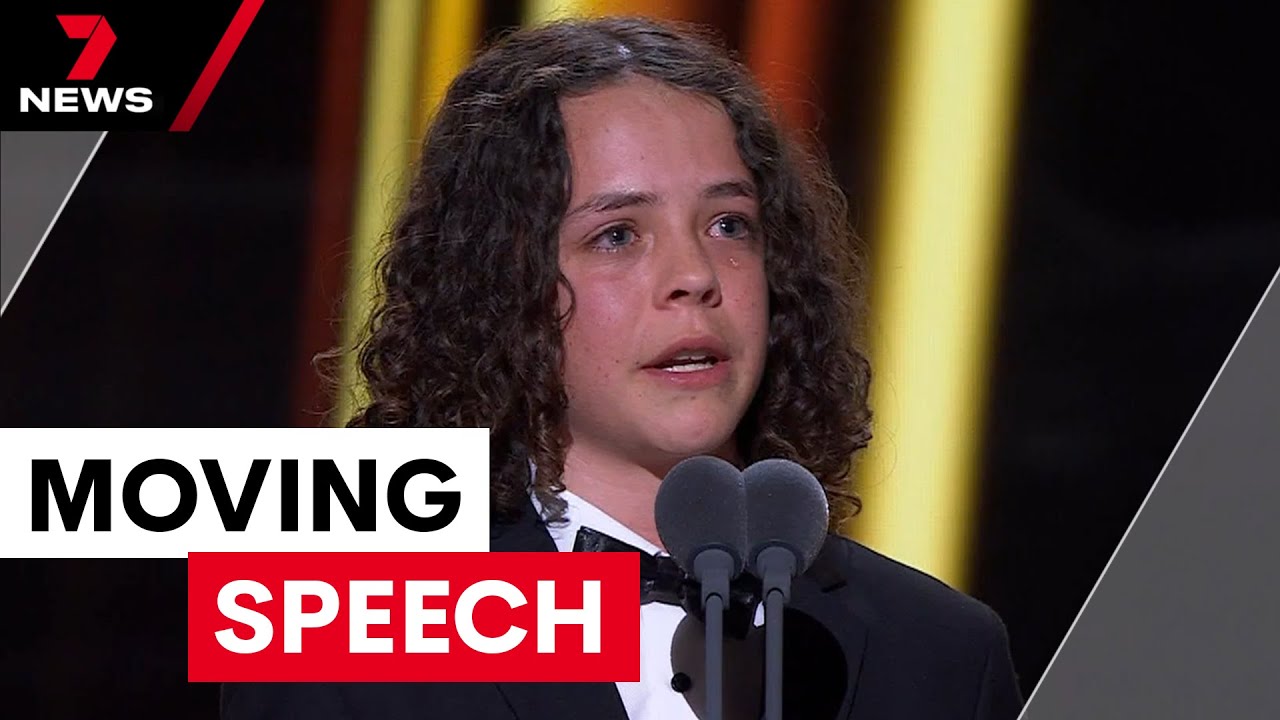 Boy Swallows Universe star wins Logie | 7NEWS