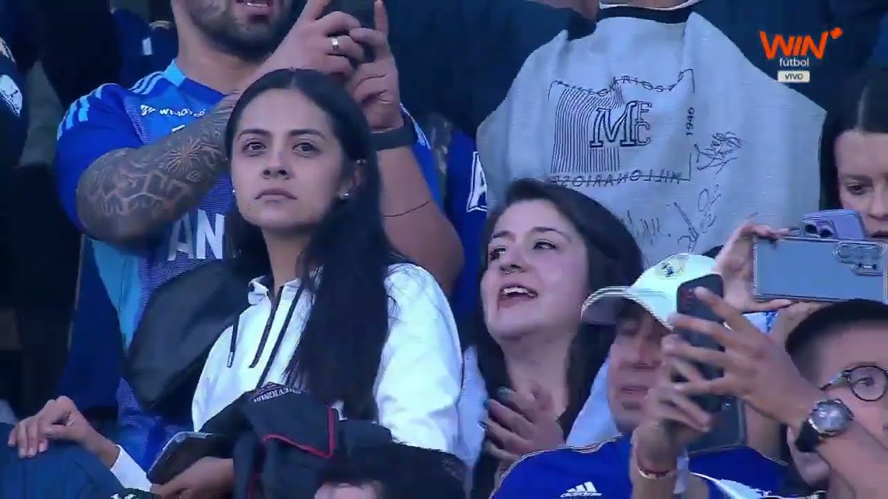 ¡Fiesta total en el estadio El Campín para vivir el partidazo entre Millonarios y Nacional!