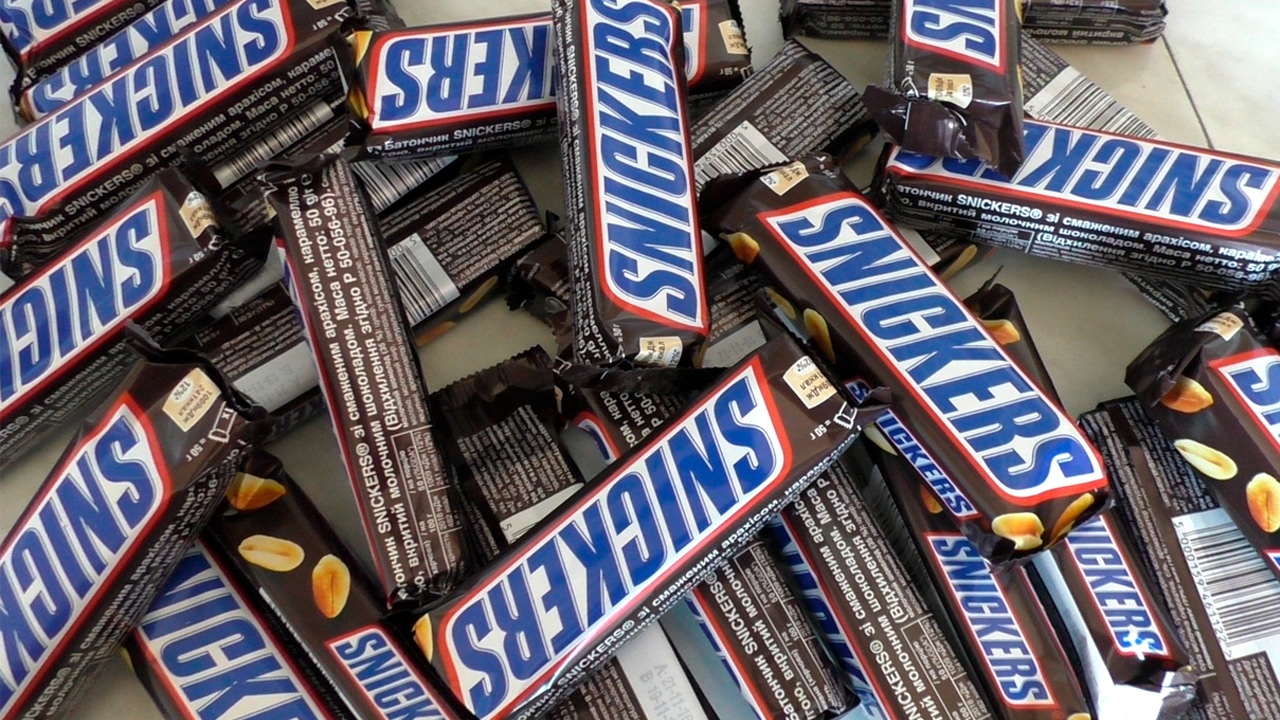 КУПИЛ КОРОБКУ СНИКЕРСОВ (Snickers)