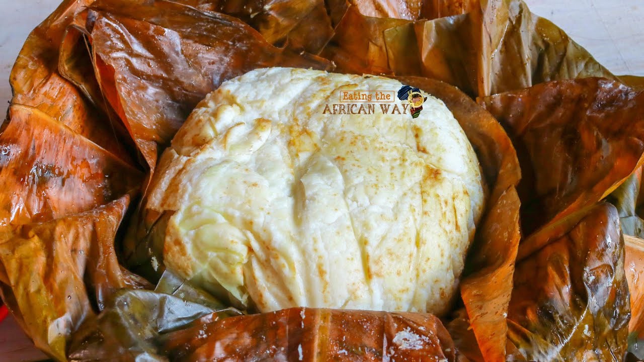 Ugandan Food ft Teacher Mpamire /   How to cook Ugandan Ugali / Ugali steamed in banana leaves