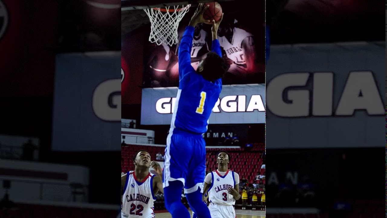 King Grable taking flight on Calhoun