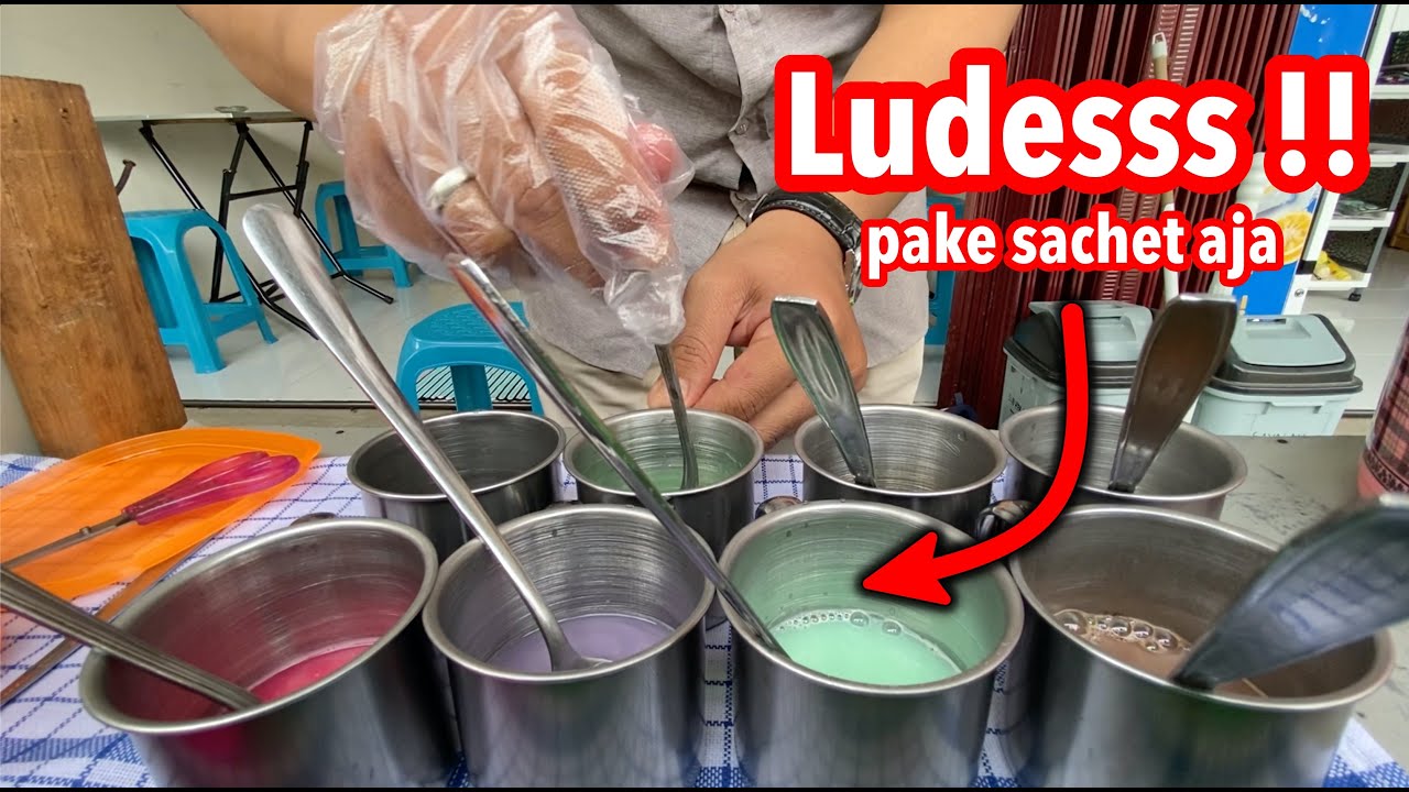 DARI KERJA DI BANK BERALIH KE MINUMAN KANTONG, IDE BRILIANT GEROBAK NYAINGIN BRAND TERNAMA !