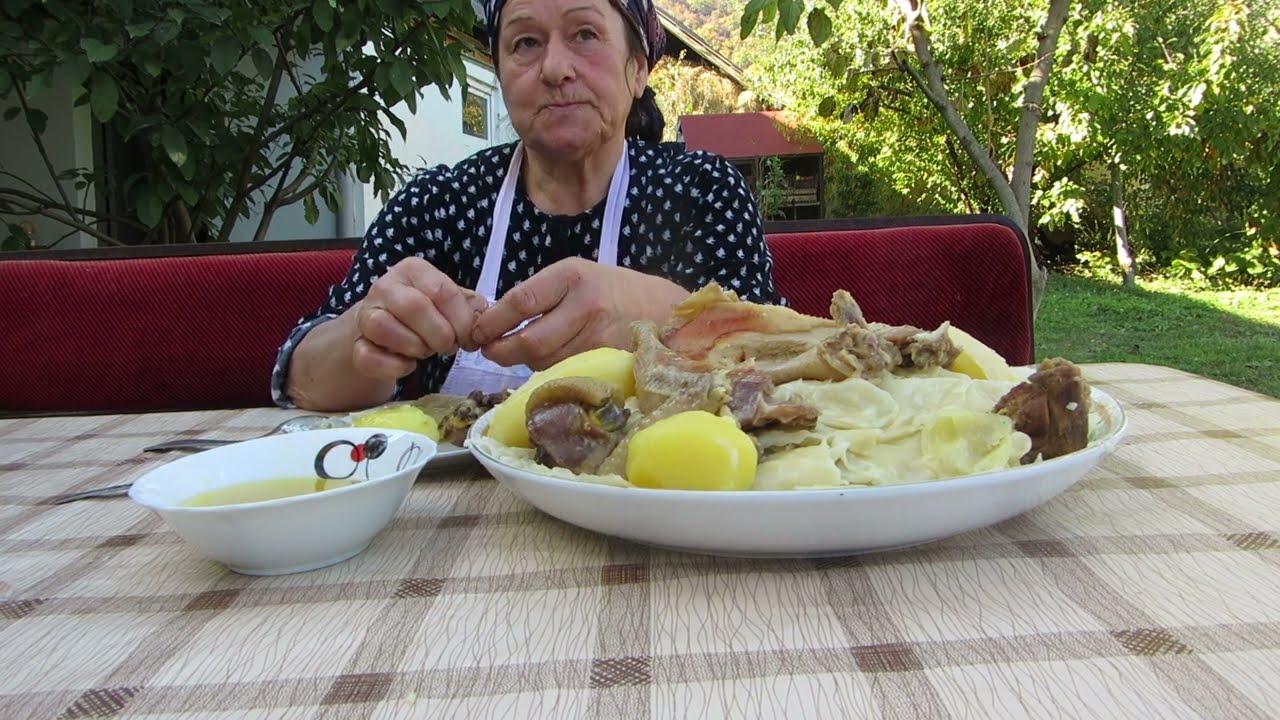 СТАРИННОЕ БЛЮДО, ПРИГОТОВЛЕННОЕ ИЗ ДЕРЕВЕНСКОЙ КУРИЦЫ БЛЮДО НА ПАРУ СЛАДОСТИ НАШИХ БАБУШЕК
