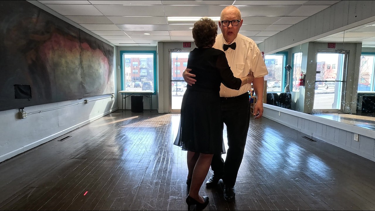 Street Swing Partner Dance – Partner Dance to Red Roses for a Blue Lady – Tom Brusky - YouTube