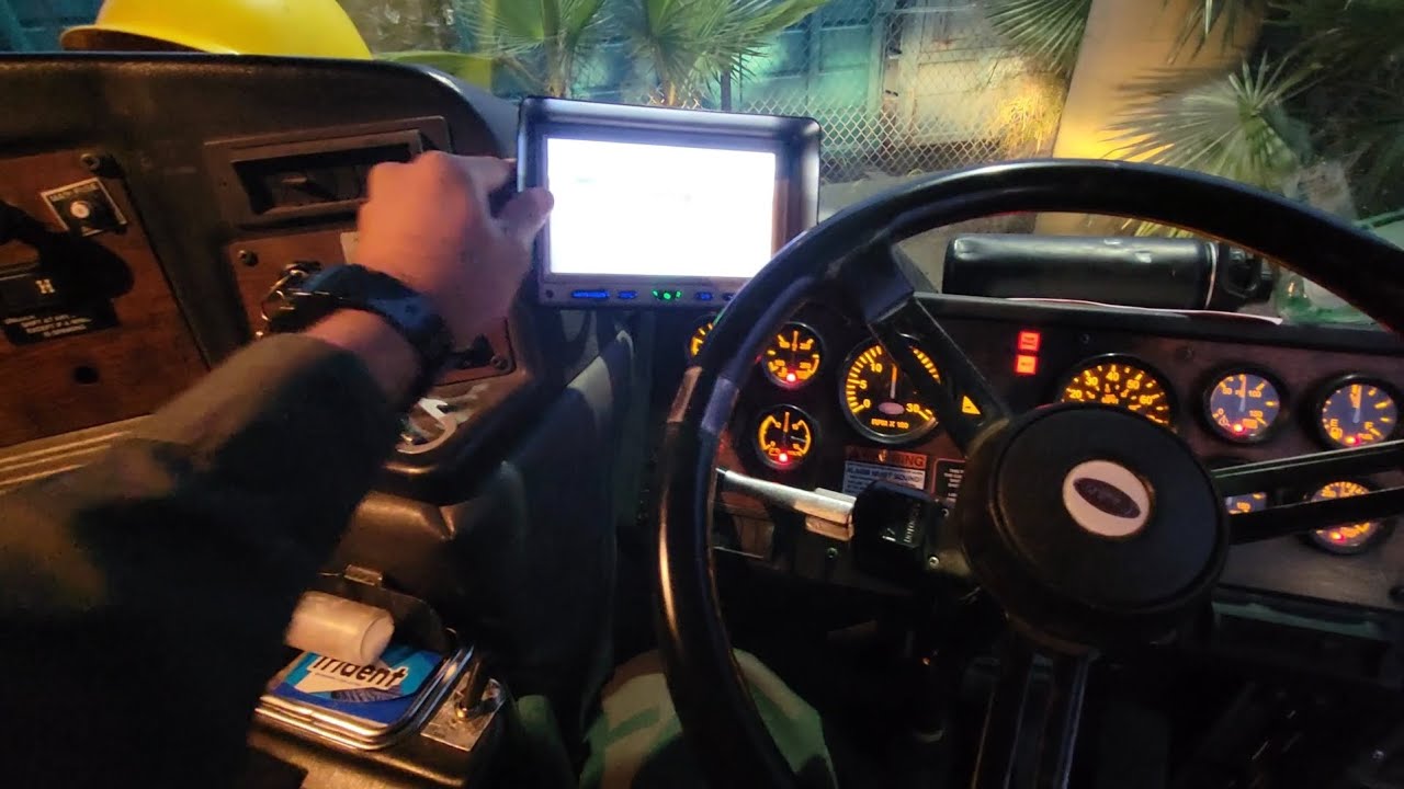 Garbage Truck Driver Epic POV. 80K SALARY. DIESEL ENGINE PETERBILT