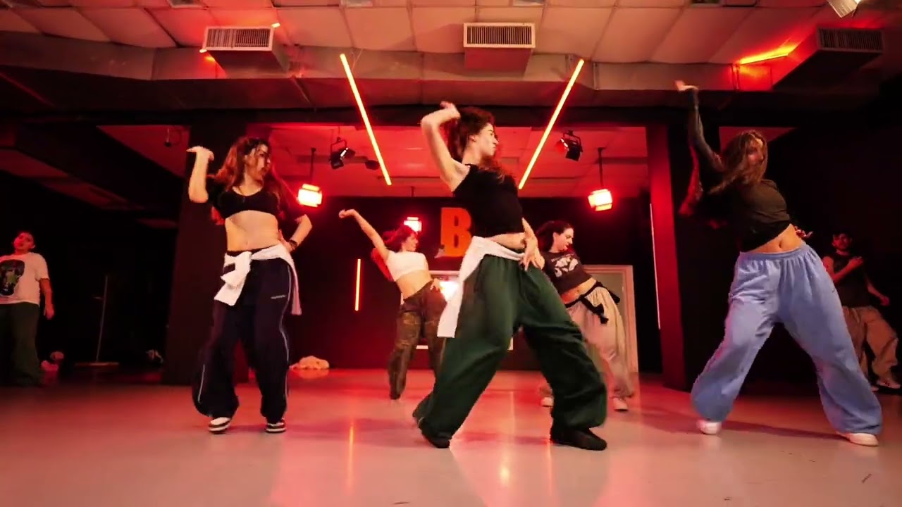 Britney Spears - Toxic | Bestreet | Gili Grinshtein