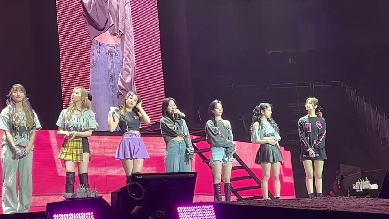 TWICE(트와이스) GOODBYE SPEECHES | 4th WORLD TOUR III | New York | Day 1 [FANCAM] 220226