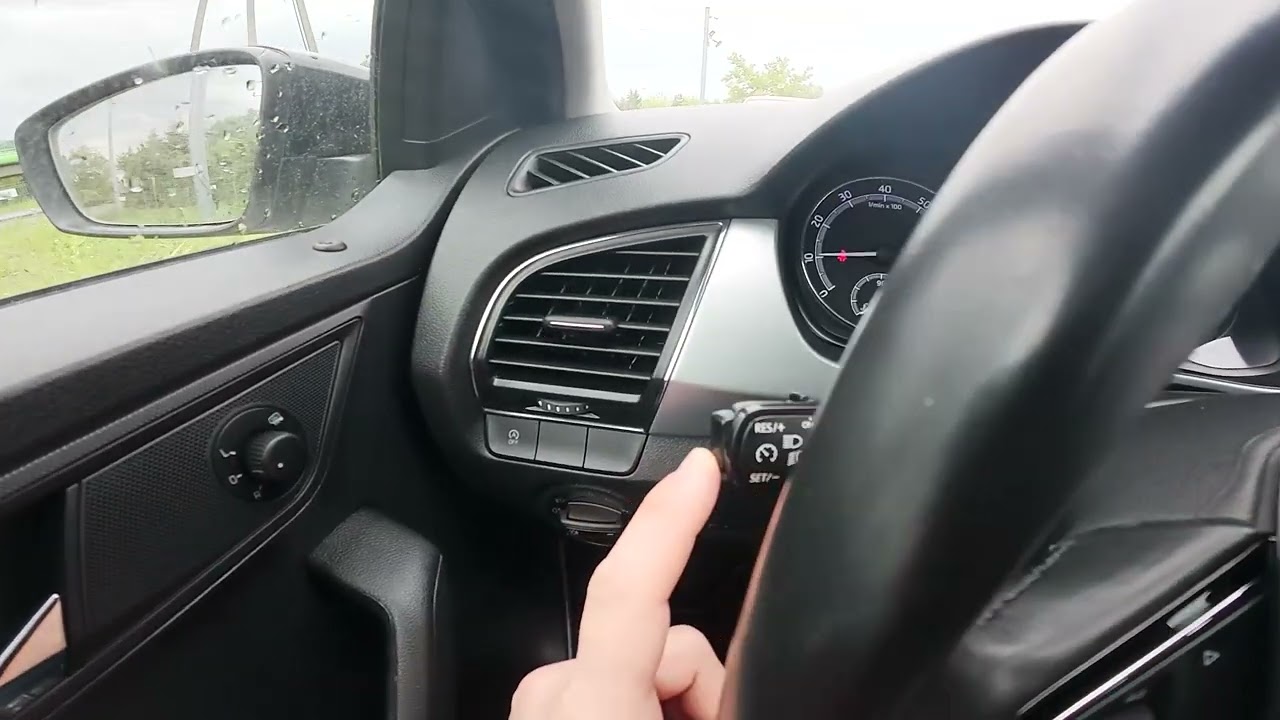 Skoda Fabia III (2014&ndash;2021) &ndash; How to Enable and Use Cruise Control