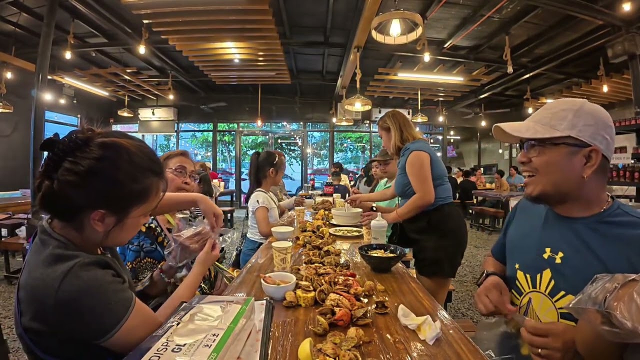 Dining at Crab and Bites, Cabanatuan City | Family Travel Vlog #travel #family #OFW #pinoytravel