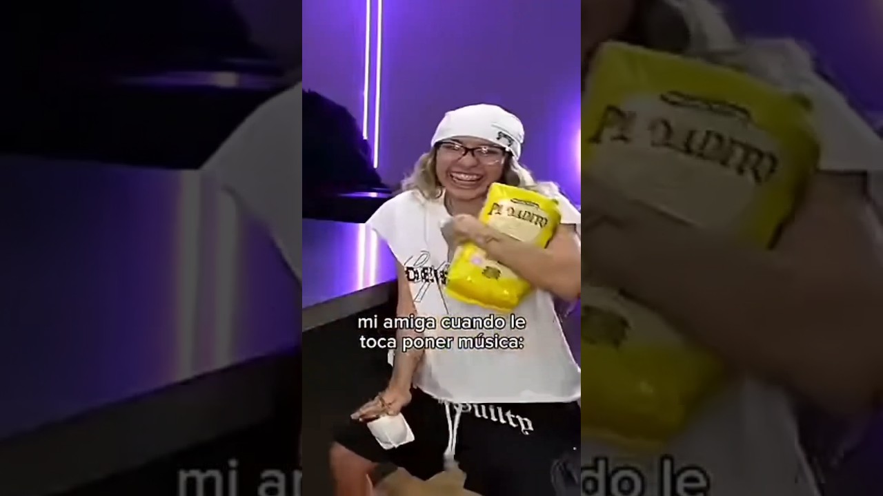 mi amiga cuando le toco poner m&uacute;sica 🎶 #alondra #humor #alondrissa #alondrisa alo