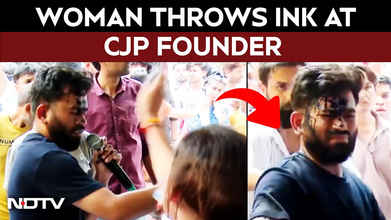 CJP Protest News | CJP Founder Abhijeet Dipke Targeted With Ink At Jantar Mantar Protest