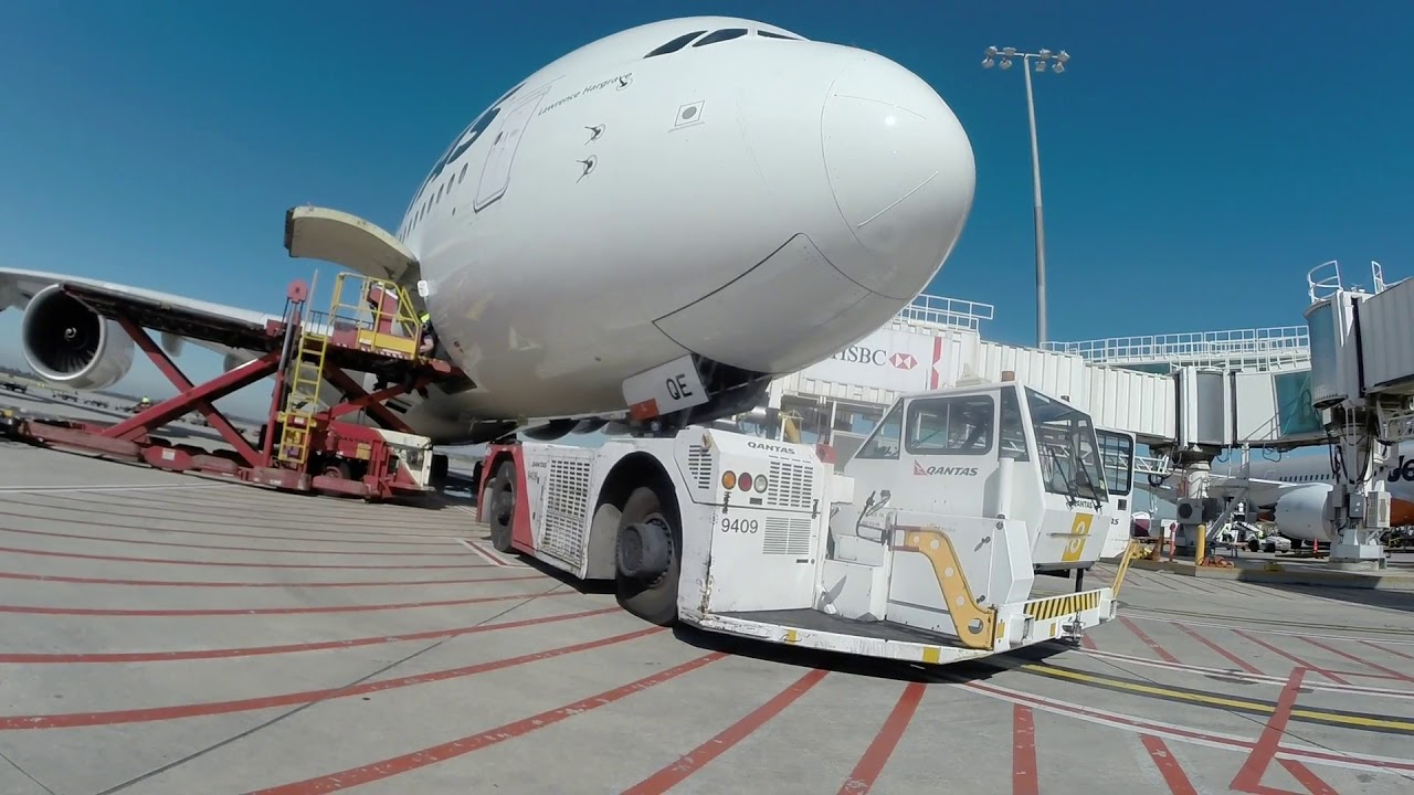 Qantas QF93 Airbus A380-842 VH-OQE - Pushback