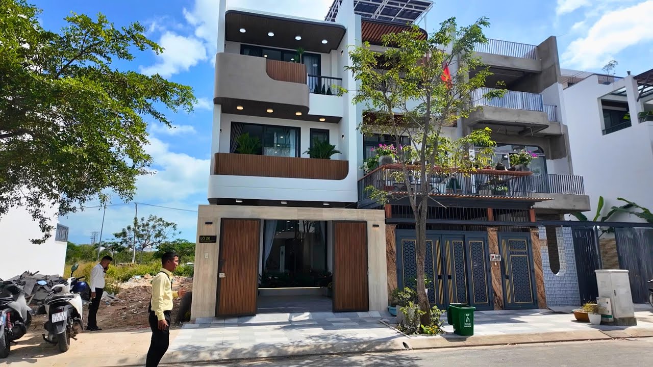 Chúc Mừng Năm Mới 2026I Nhà Đẹp 3 Tầng Ở Nha Trang ! Phòng Cách Nhật Bản Giá Chưa Tới 10 Tỷ 