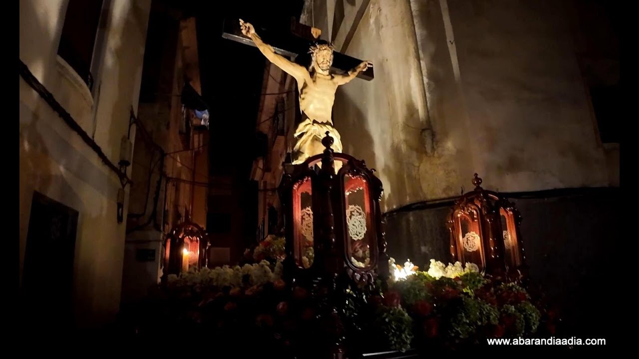 Severísima y multitudinaria procesión del Silencio con el Cristo Crucificado
