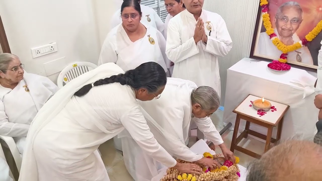 DR  DADI RATANMOHINI JI ANTIM VIDAI FROM DADI COTTAGE