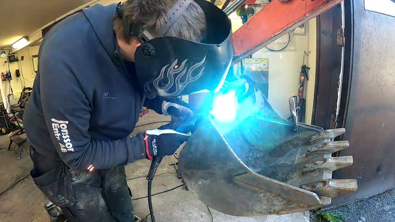 byter fäste på tandskopa till kubota minigrävare