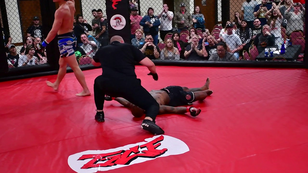 GCF 8 TJ Brown's Head Kick KO of Edwin Williams jr. (Graphic Knock Out)