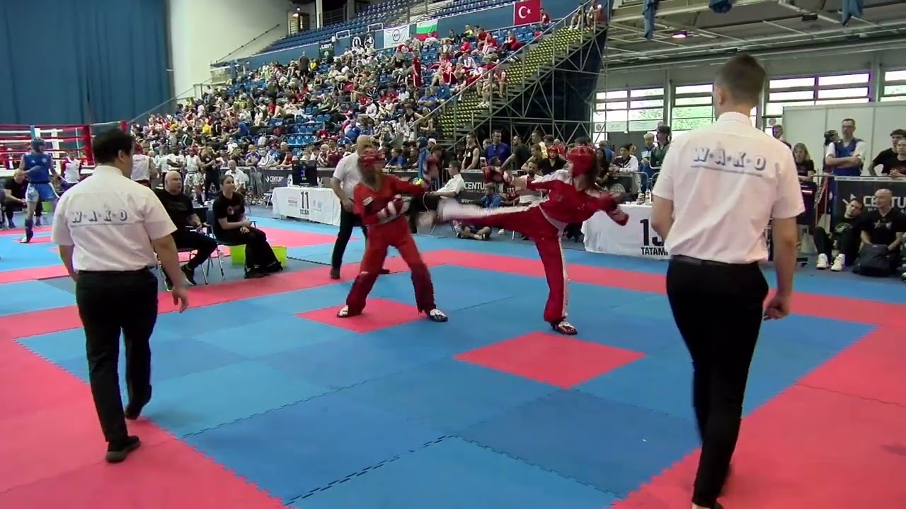 Eva Hajkova v Anna Schmidl Junior Grand Champion Final Hungarian World Cup 2024