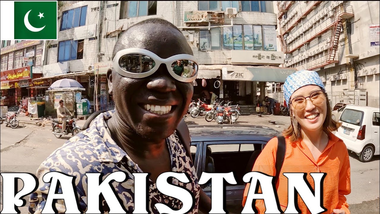 SHE TOOK ME TO TRY THE MOST FAMOUS  FOOD IN ISLAMABAD 🇵🇰