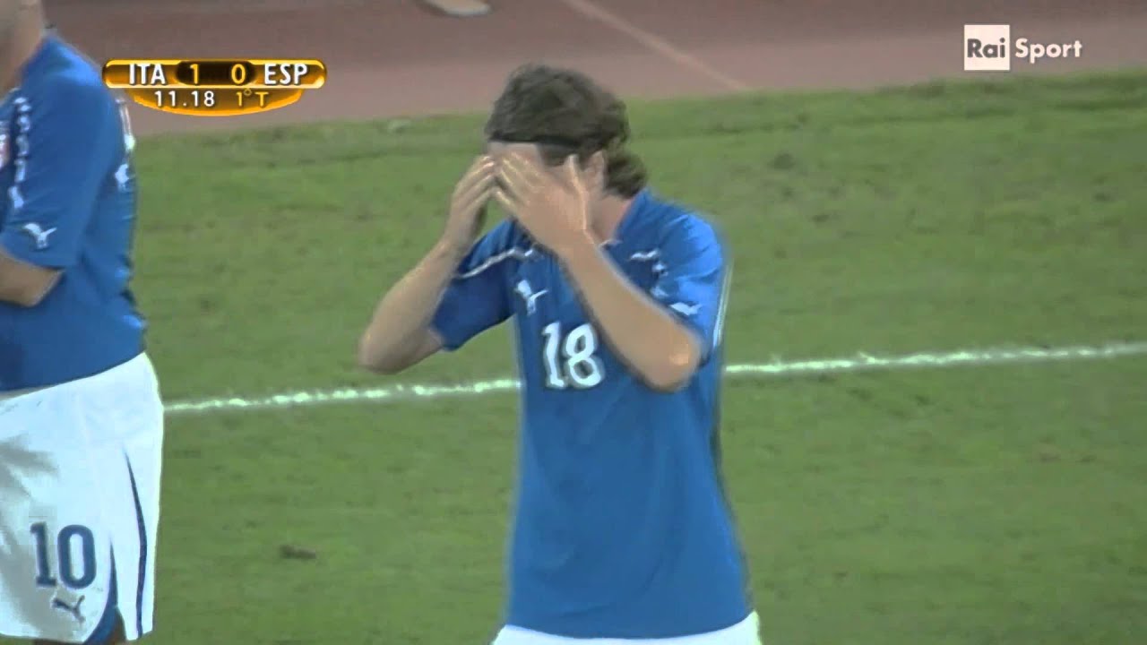 Gol Montolivo - Italia-Spagna 2-1 (10-8-2011) [HD]