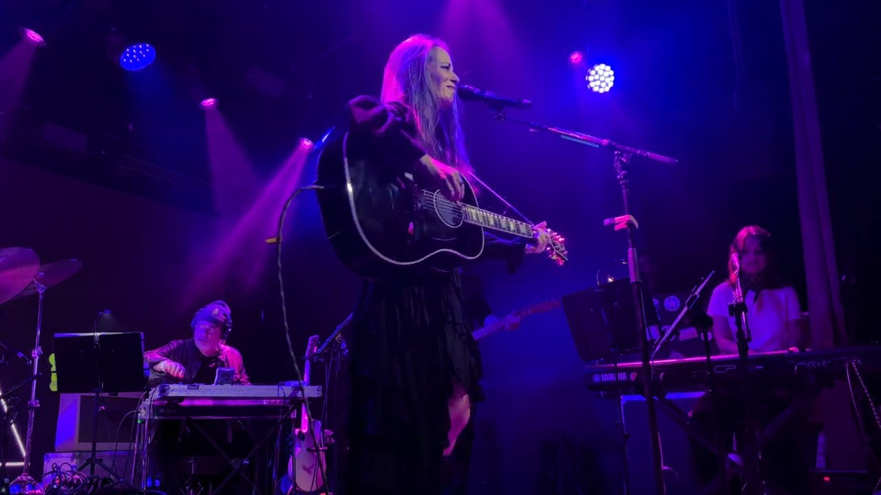Vega - Madrid (22/03/2025) - Ignis/Si Los Árboles Bailan