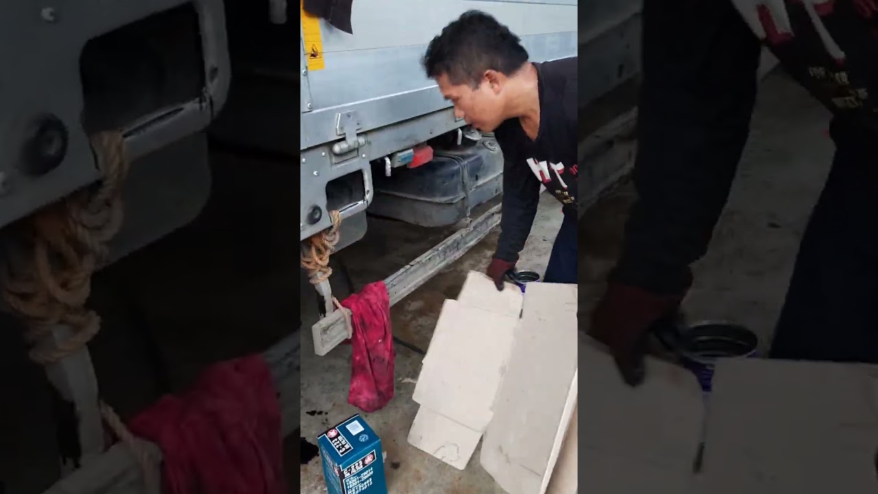 change oil, fuel filter,  oil filter  of fuso fighter 6m61