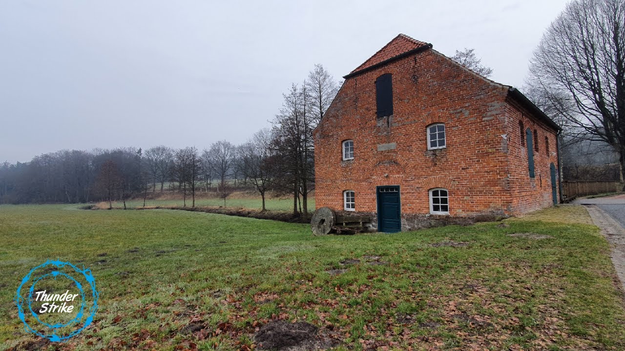 Voll funktionsfähige alte Wassermühle