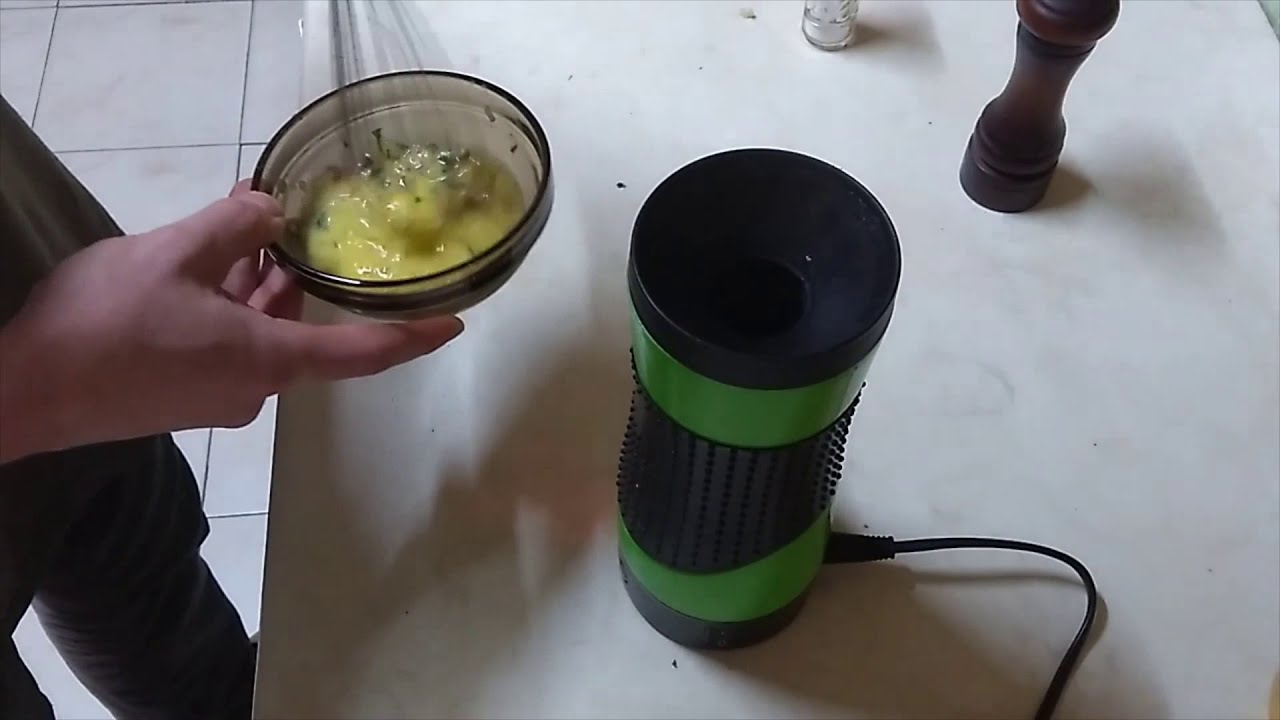 Scrambled eggs with egg master