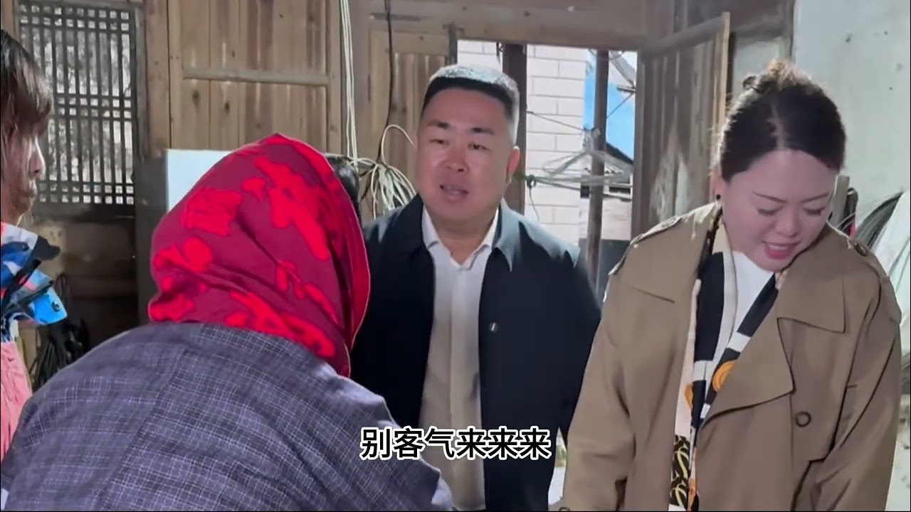 寻找十八年女儿终于找到了  寻找十八年的亲生女儿，陪孩子置办年货，十八年最开心的一天，十九岁孩子的顾虑，竟然在想怎么省钱。#寻亲 #家庭#正能量#亲情#记录生活