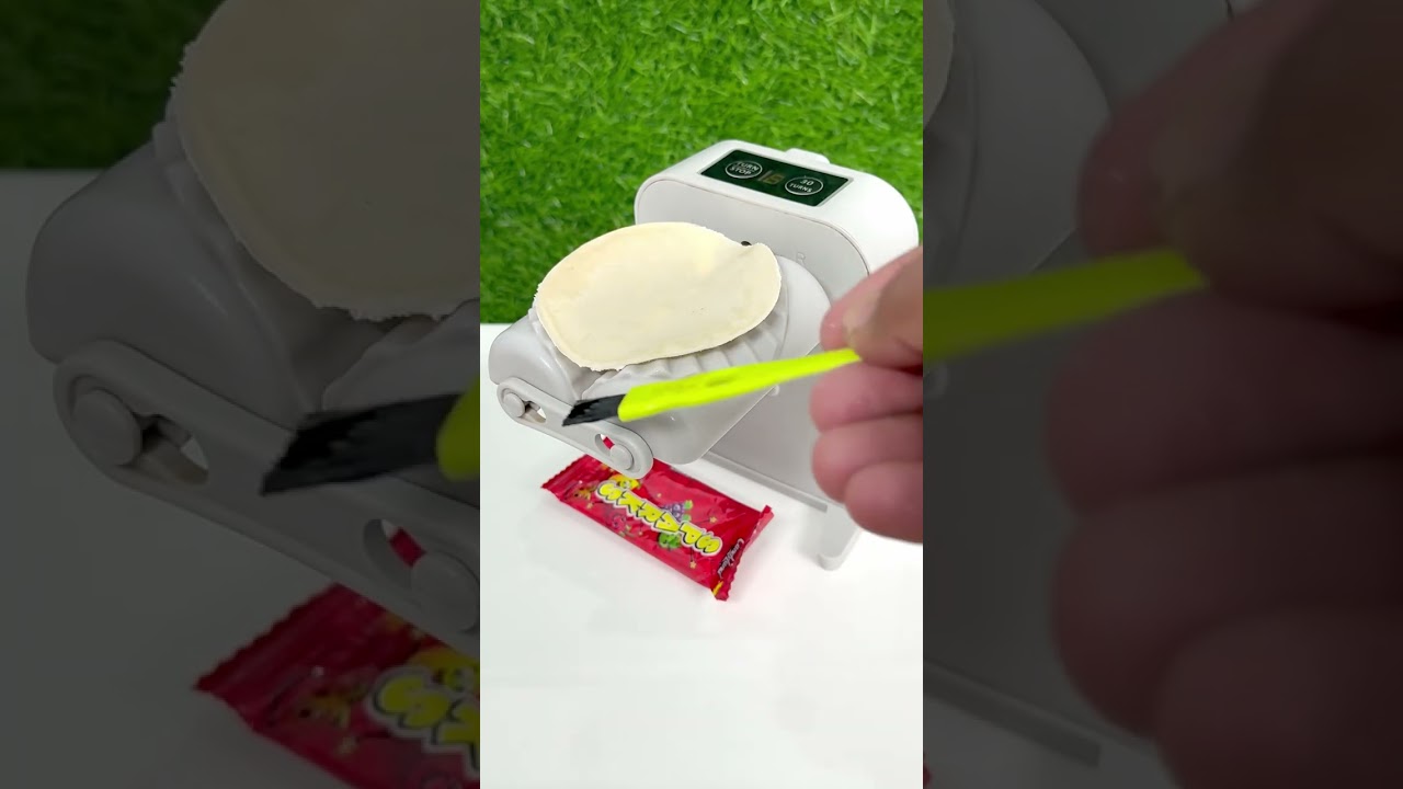 Dumpling making machine 