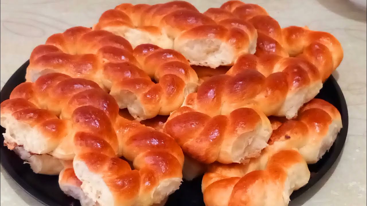Mucenici moldoveneșsti de dulce cu miere și nucă/fragezi ,pufoși și super delicioși😃Monik Cooking
