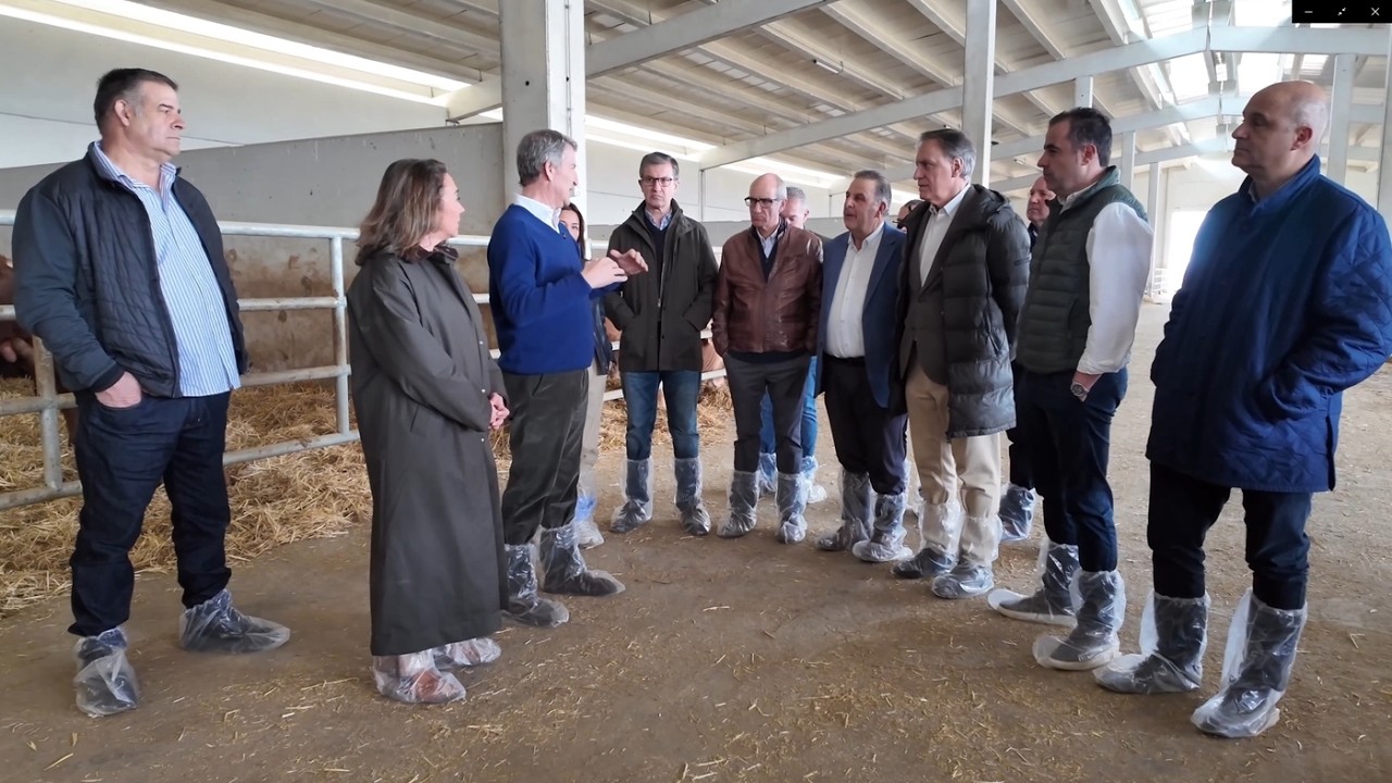 Feijóo visita las instalaciones de Dehesa Grande en Vitigudino