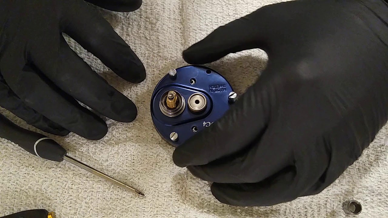 Abu Garcia 5600 c4 (right side) ( too shot reel cleaning)
