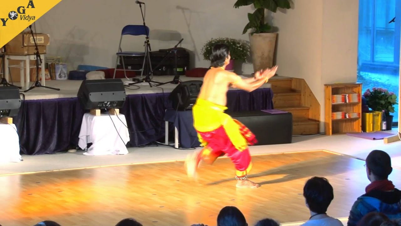 Indische Tanz-Performance mit Narendran aus Indien