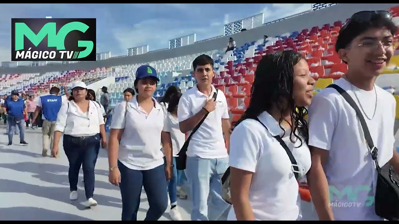 25,000 jóvenes llenan el Estadio Mágico González en histórica apuesta del Presidente Bukele....