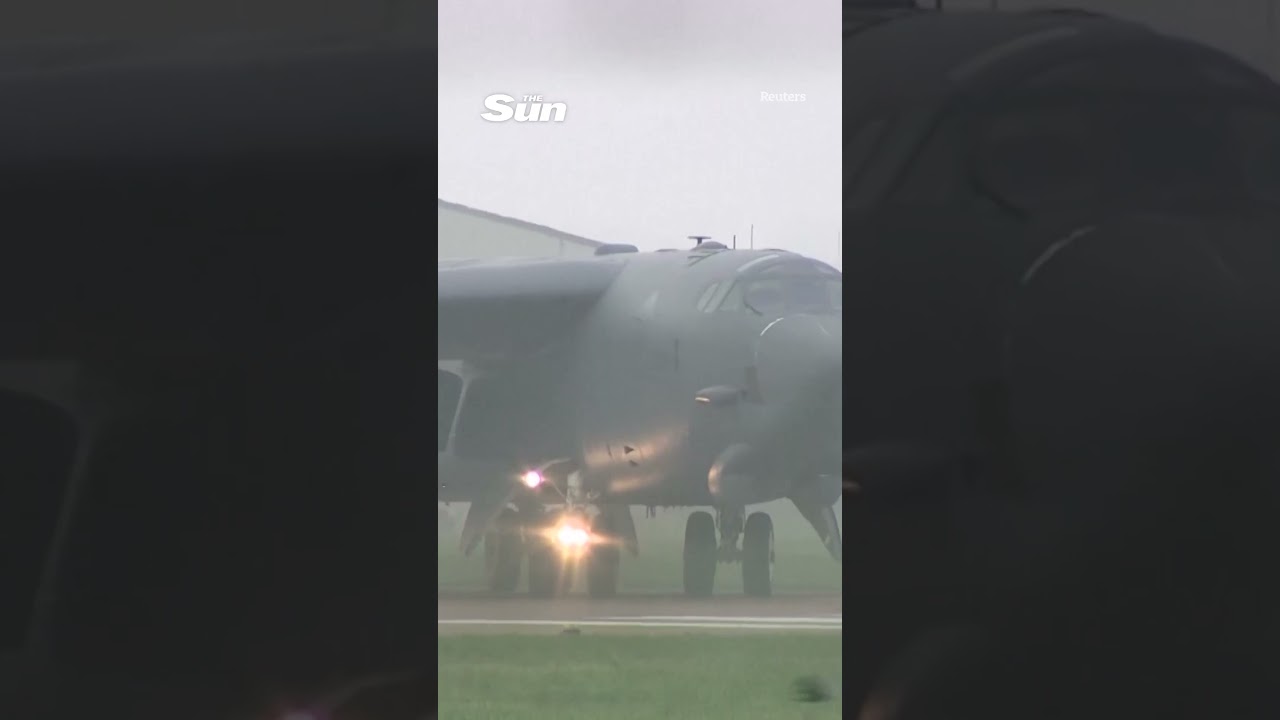 US B-52 bombers land in UK as Trump gathers Iran strike force