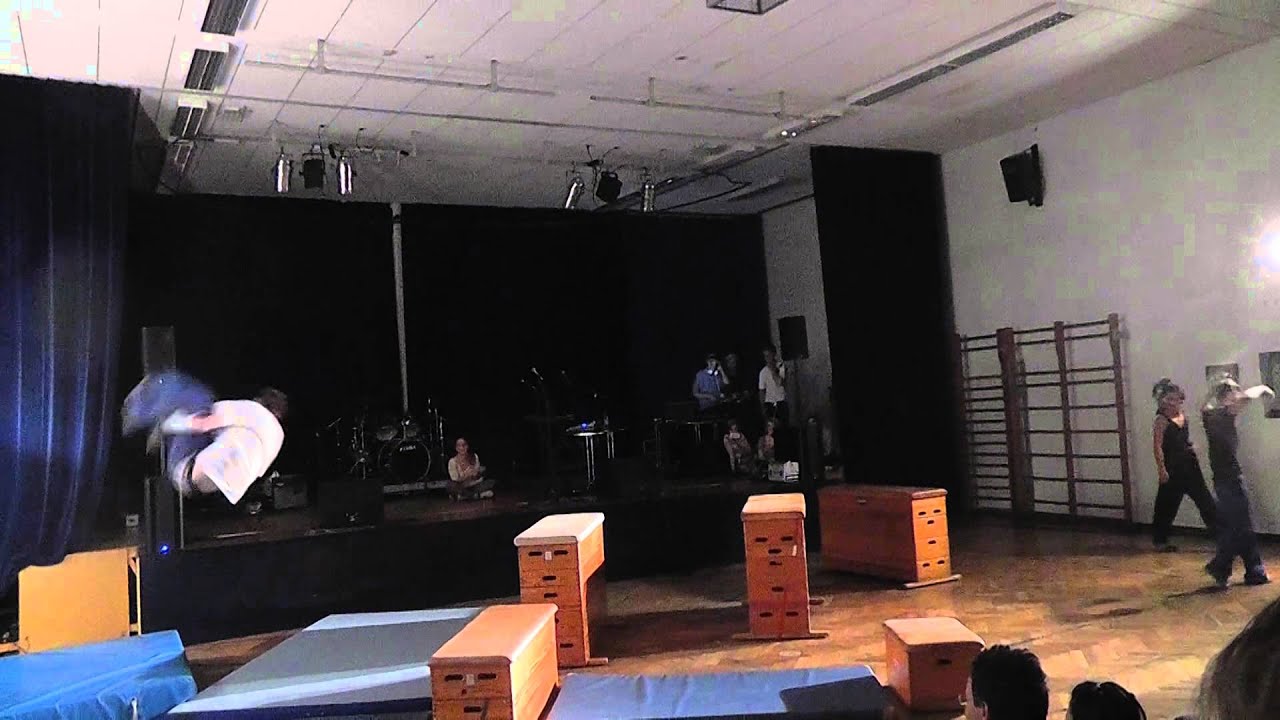 Parkour Freerunning Show am Rupprecht Gymnasium