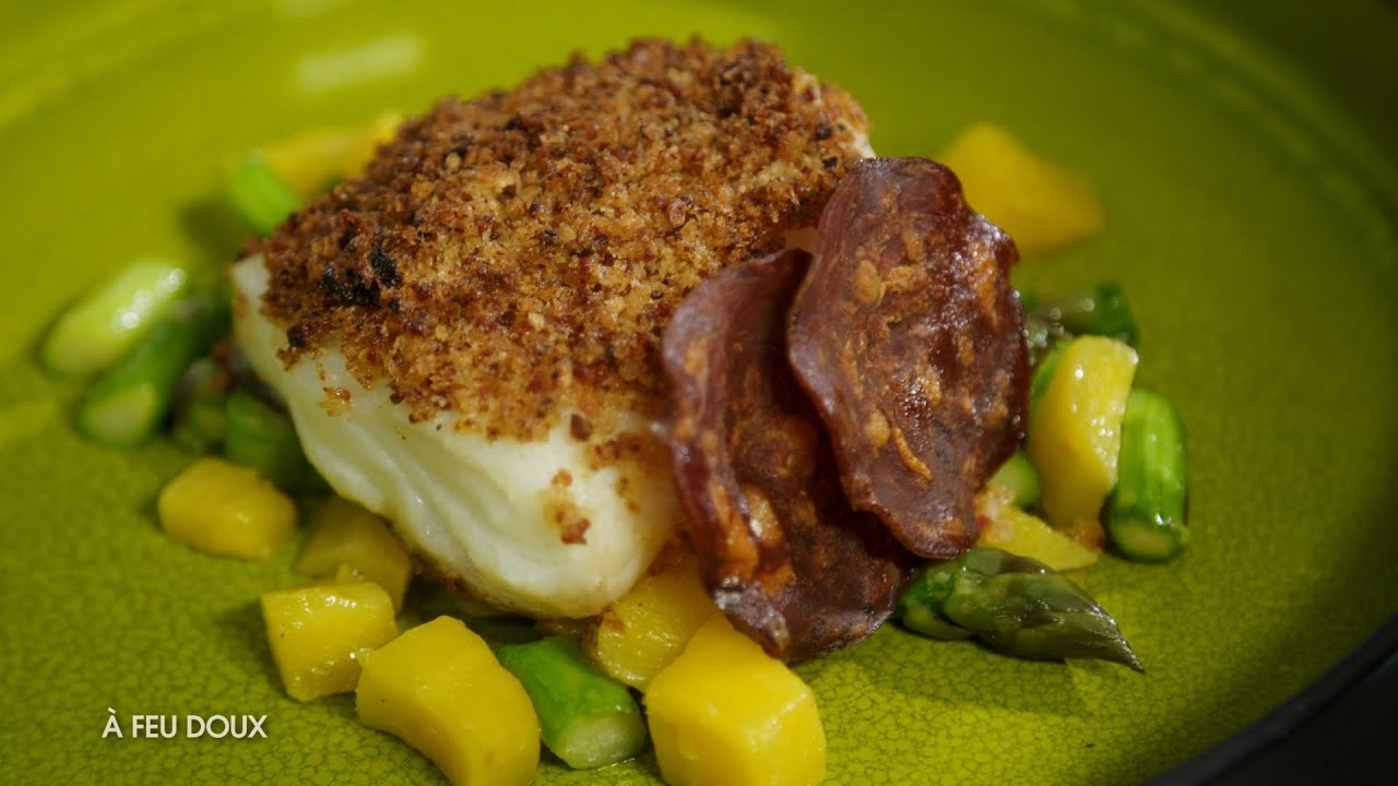 Filet de cabillaud en croûte de chorizo, petits légumes